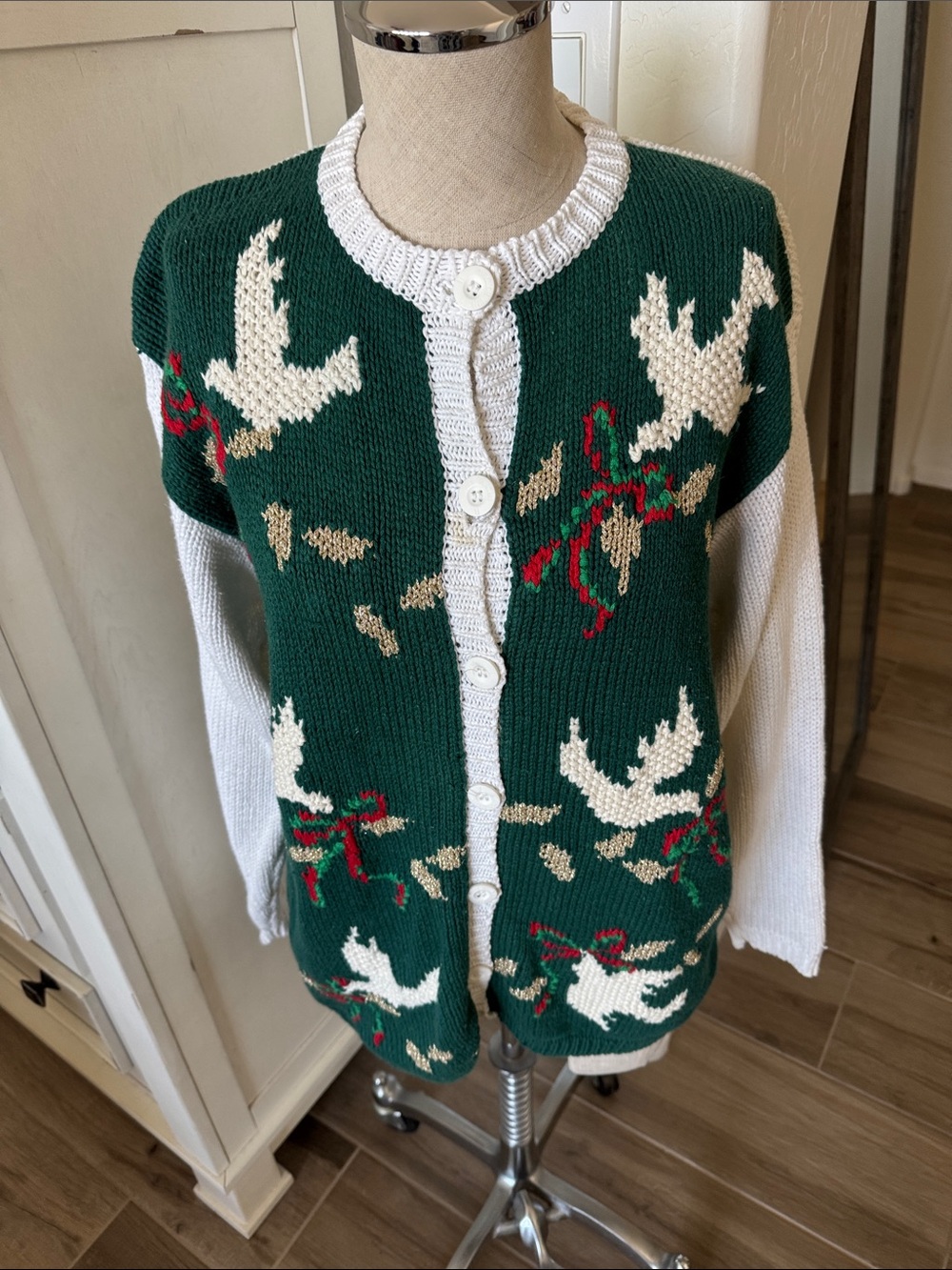 Vintage Jennifer Reed M Christmas holiday dove bird cardigan